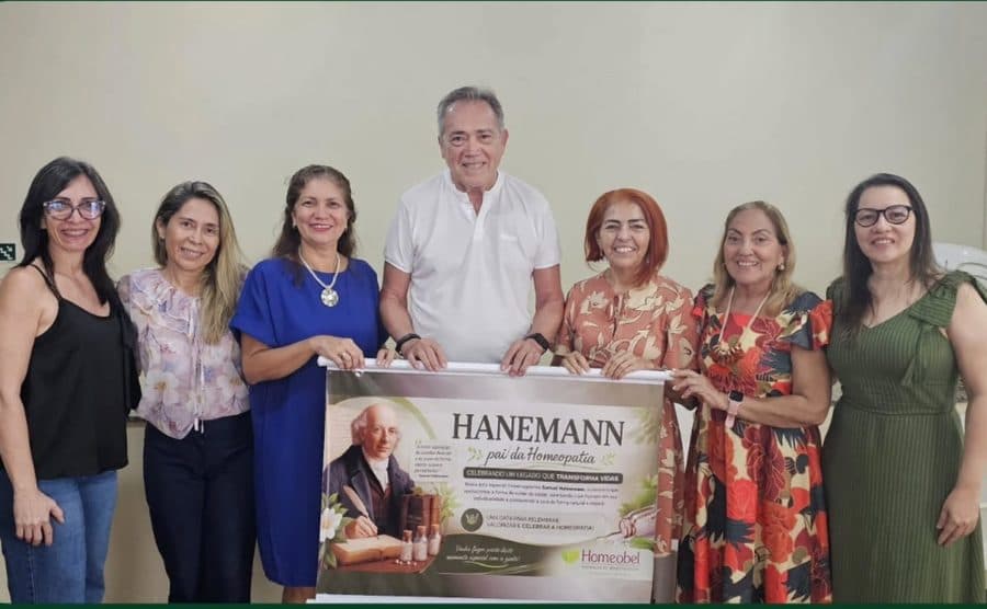 Diretoria da AMPH reunida para o Dia Internacional da Homeopatia